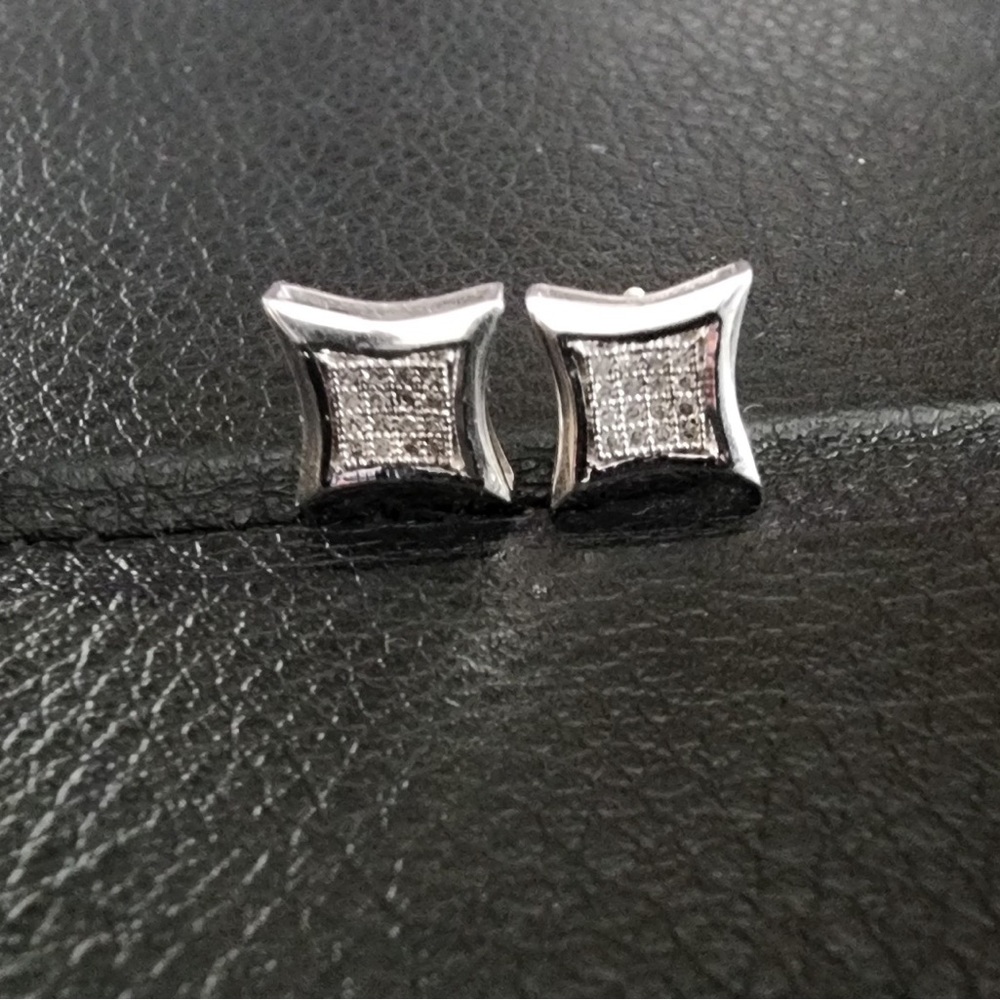 14k White Gold Diamond burst studs